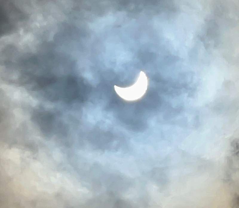 Decenas De Personas Disfrutaron Del Eclipse En El Planetario De Oaxaca