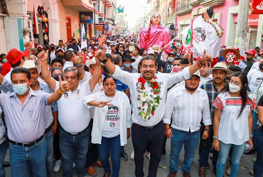 Los pueblos de Miahuatlán quieren un gobernador del pueblo, y  lo encontraron en el Triple A