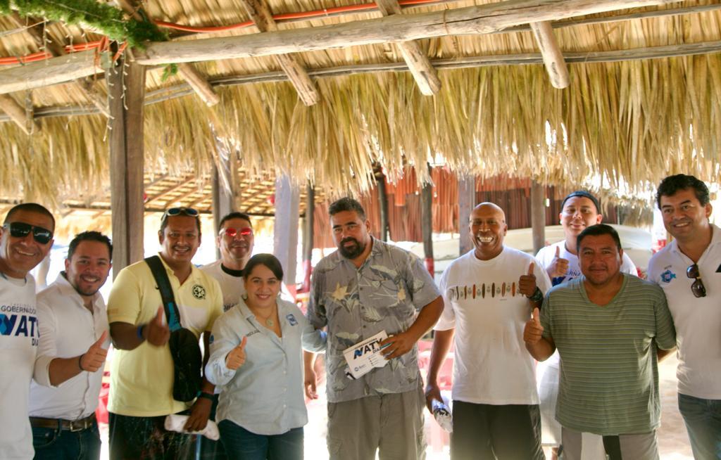 NATY DIAZ RECIBE RESPALDO DE TRABAJADORES DE LA SALUD Y PESCADORES COSTEÑOS