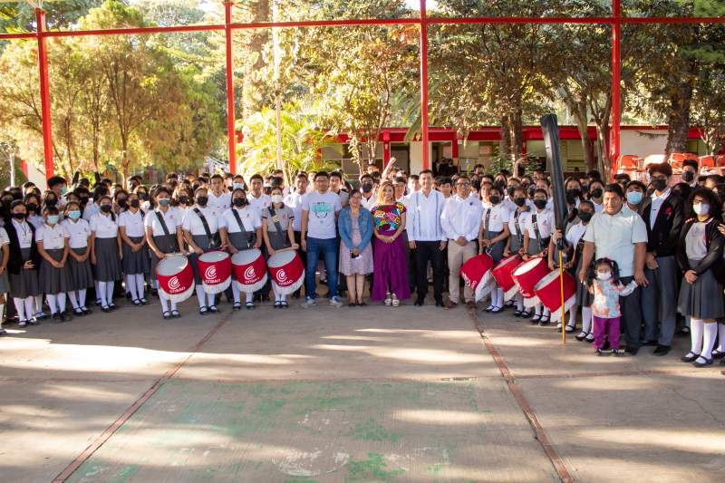 Presidente de la Junta de Coordinación Política asiste a inauguración de semestre del Cobao