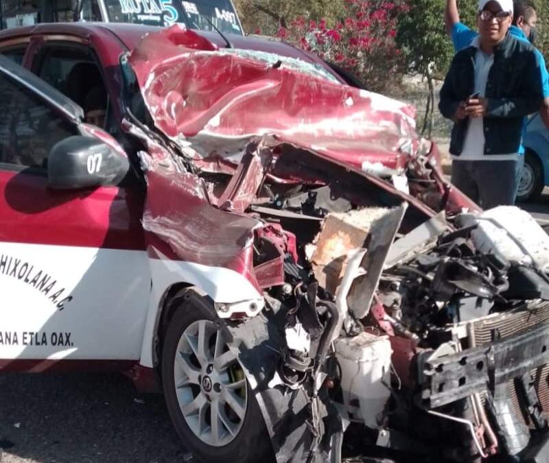 Un muerto y cuatro heridos por accidente de automóvil