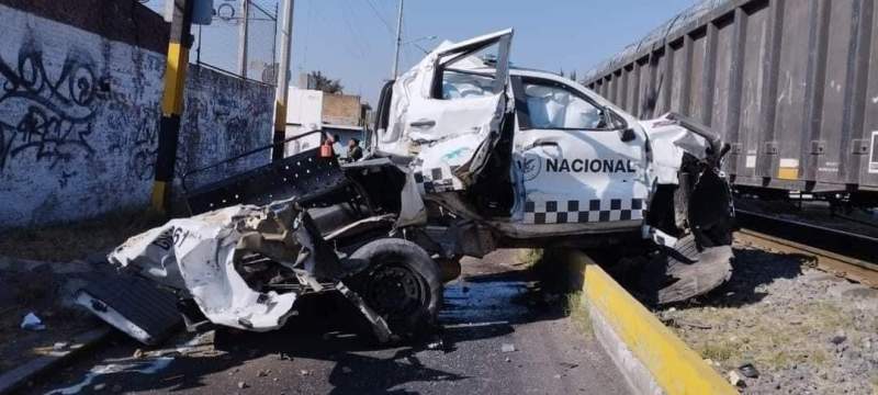 Vehículo de la Guardia Nacional es arrollado por un tren en Celaya Guanajuato
