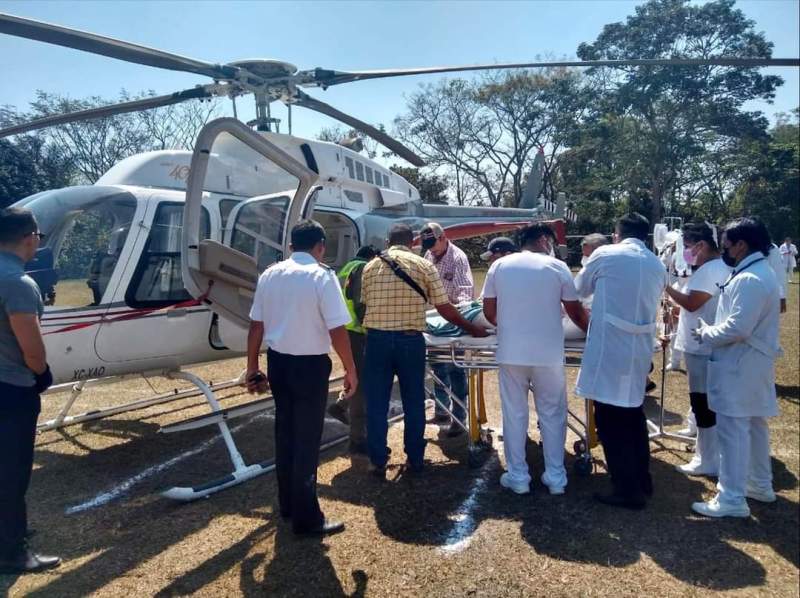 Trasladan a paciente al HRAE de Oaxaca en helicóptero del Gobierno del Estado