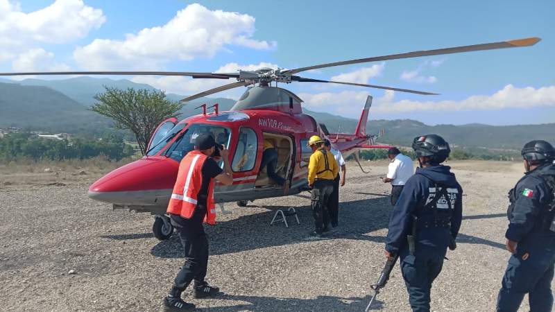 Realiza helicóptero del Gobierno del Estado sobrevuelo para el combate de incendios forestales en la Mixteca