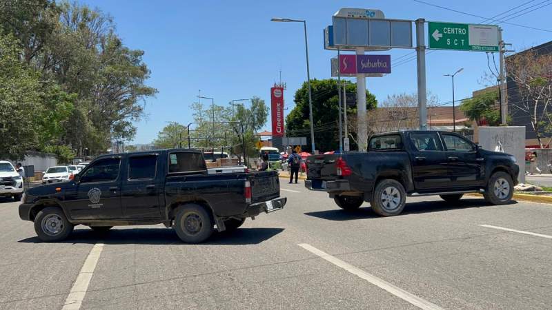 Bloquean y toman pobladores de San Cristóbal Amatlán a la altura del SICT en Oaxaca