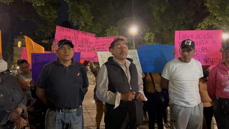 Piden liberación de la dirigente de la Confederación Libertad; pobladores exigen 2 mdp