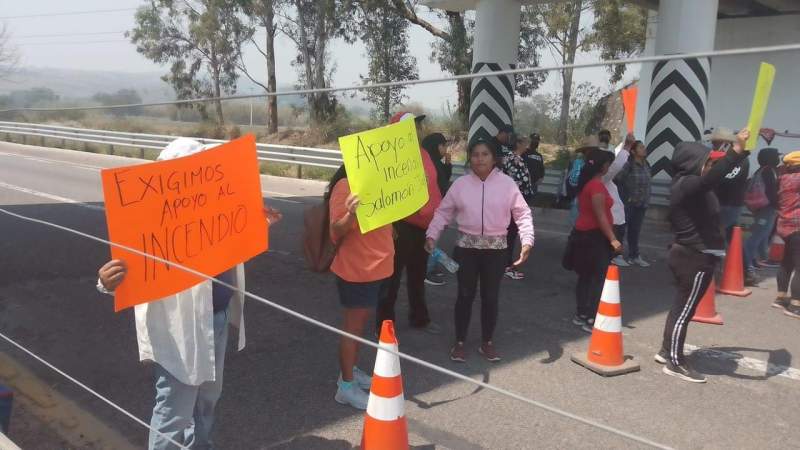 Por incendios piden apoyo al gobierno pobladores de Atatlahuaca y Mazaltepec