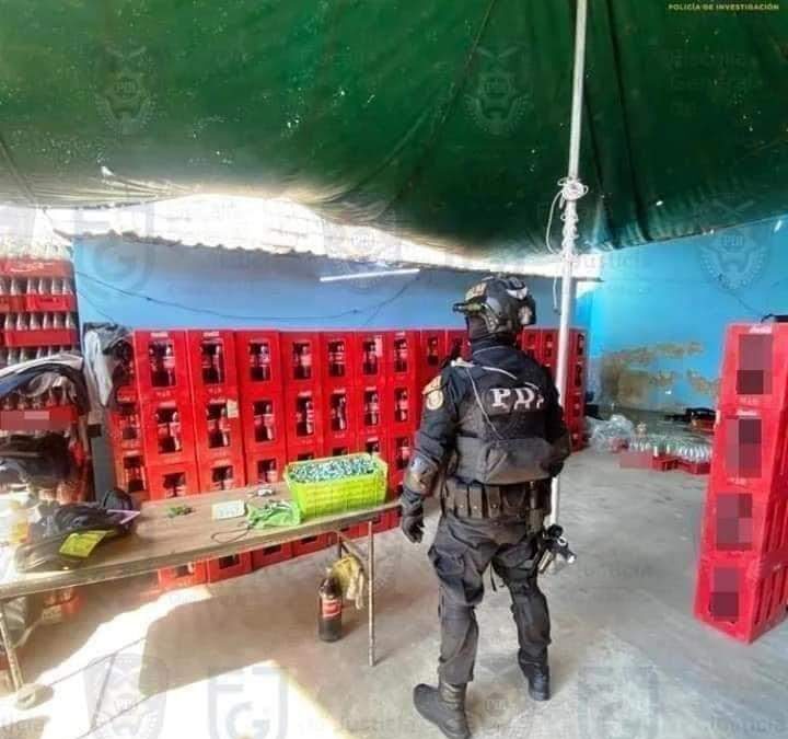 Aseguran Coca-Cola falsificada en la #CDMX; hay dos detenidos