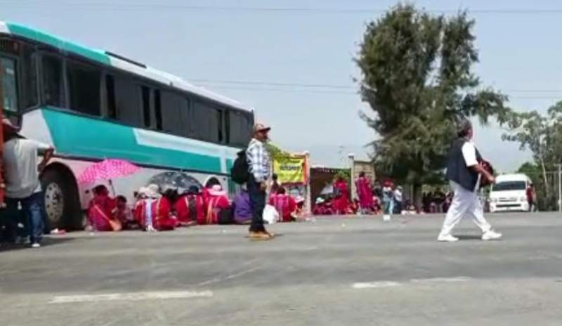Convocan a desalojar triquis en Hacienda Blanca