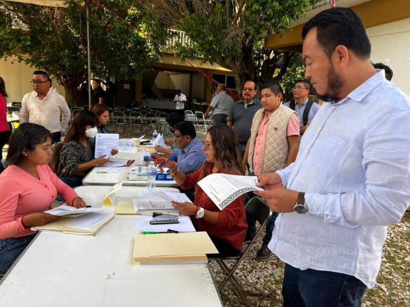 Inicia IEEPO con la recepción de documentos para contratación de egresados normalistas
