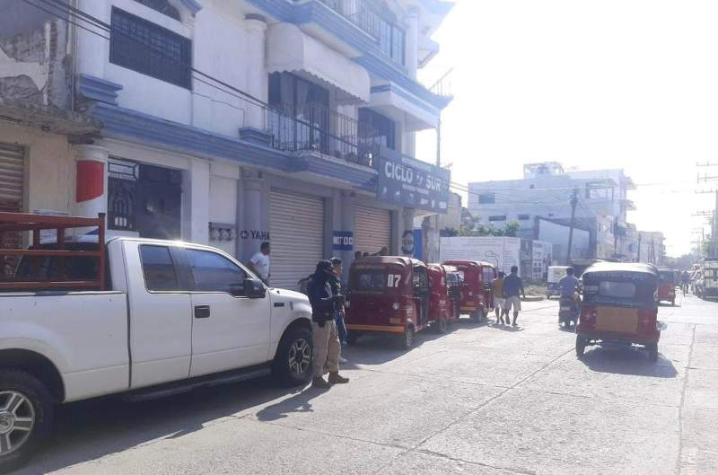 Toman mototaxistas oficinas gubernamentales en Juchitán
