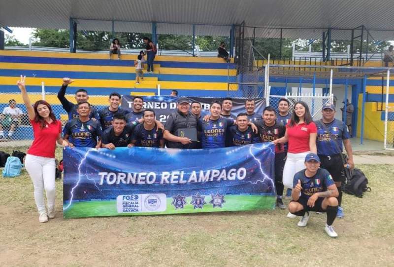 Arrasa Leones Negros de la Policía Municipal de Juchitán en su primer encuentro de fútbol en la capital oaxaqueña