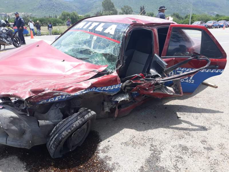 Chocan dos automóviles en Tlacolula; hay 5 lesionados