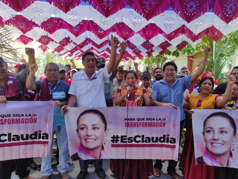 Emotivo festejo a los padres realiza el FDD-COCEI, en cuyo marco refrendaron un gran apoyo a Claudia Sheinbaum