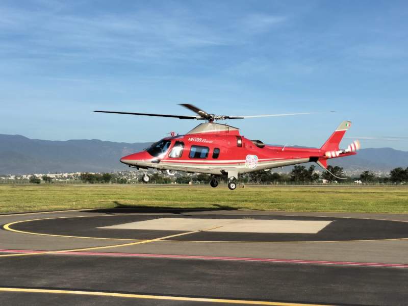 Trasladan vía aérea a paciente al Hospital de Alta Especialidades