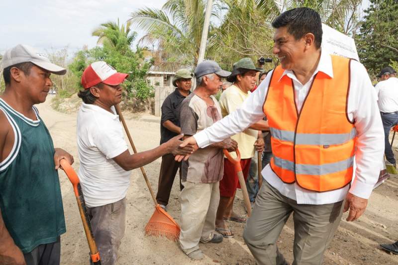 Inicia Salomón Jara pavimentación del camino a Santa María Jicaltepec con inversión de 17.6 mdp