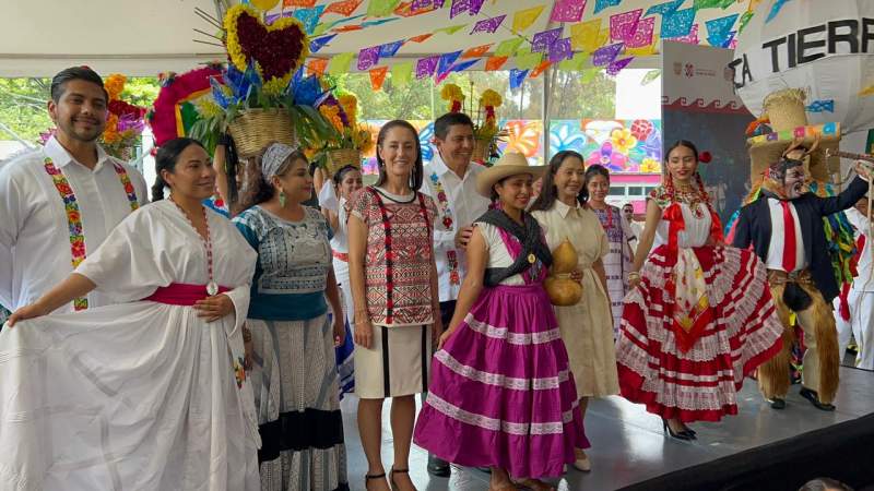 Invita Claudia Sheinbaum a Salomón Jara presentar la Guelaguetza en el Zócalo de la CDMX