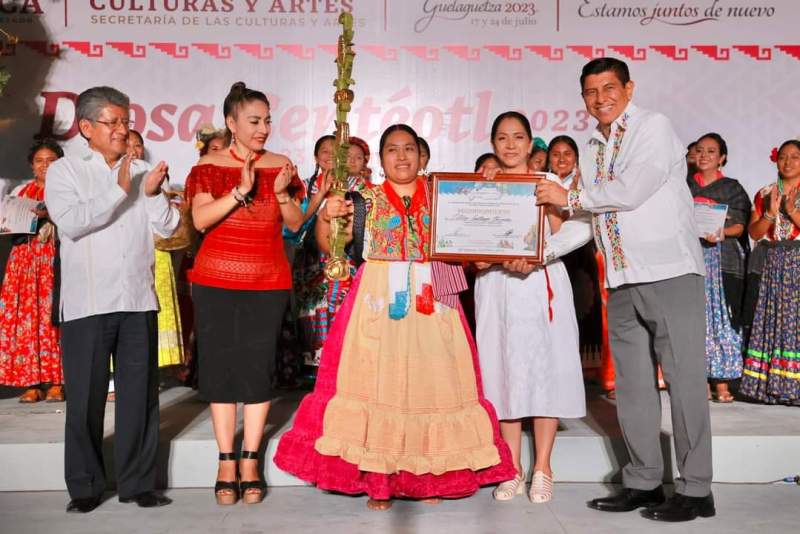 Leticia Santiago Guzmán, representante de la cultura chatina de Santiago Yaitepec es la Diosa Centéotl