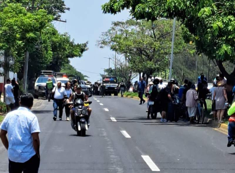 Se registra fuerte balacera en Veracruz con saldo de un policía muerto