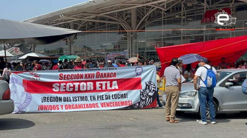 Sección 22 inicia movilizaciones en Oaxaca; cierra el ADO