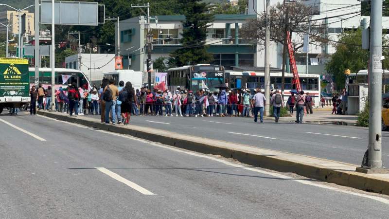 SUTTEBCEO bloquea crucero de Fonapas; se preveía desalojo, pero policías se retiraron
