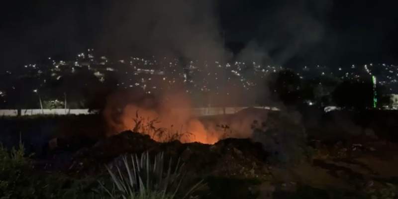 Esta madrugada, de nueva cuenta hubo quema en basurero clandestino de la capital