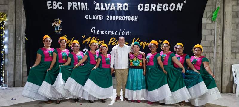 Apadrina Profr. Albino Pérez Vásquez a Generacion 2017 – 2023 de la primaria Álvaro Obregón