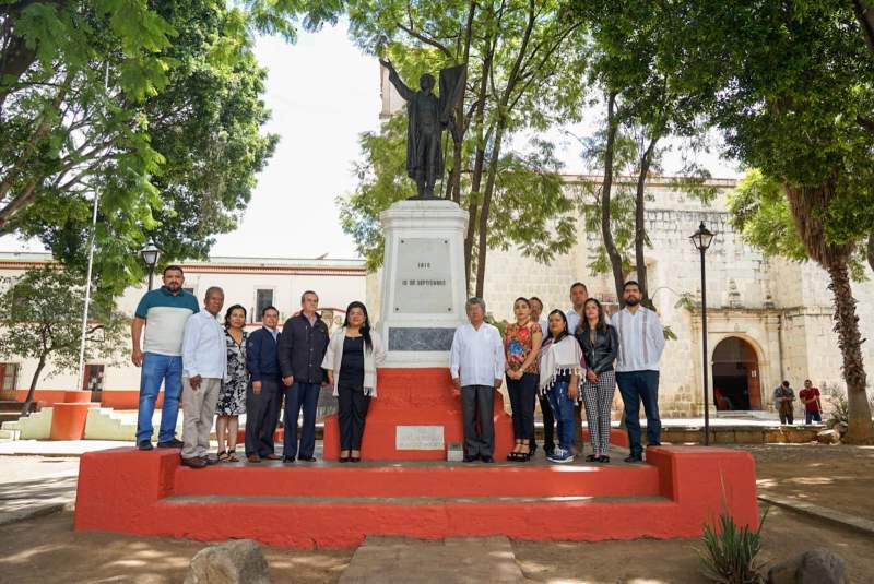 Ayuntamiento de Oaxaca de Juárez rinde homenaje a Miguel Hidalgo y Costilla