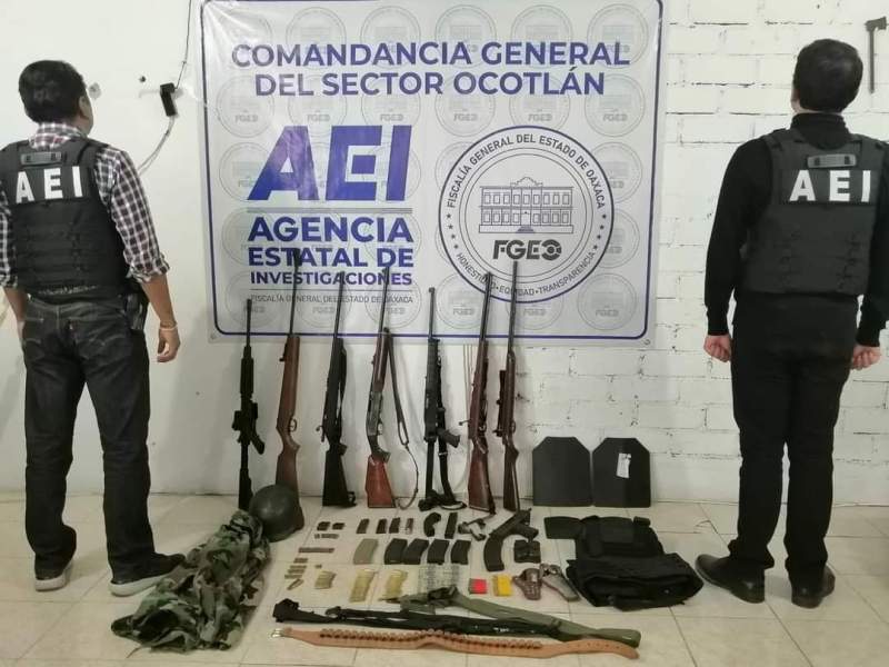 Catean domicilio en Miahuatlán, asegura armas de diferentes calibres, cartuchos útiles y equipo táctico