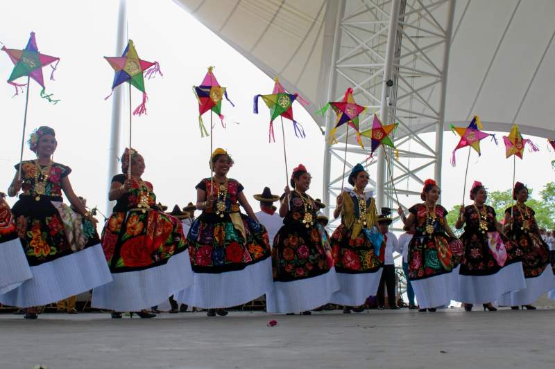 Cautiva San Blas Atempa en la Octava de la Guelaguetza 2023