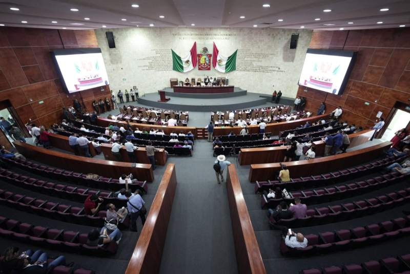 Congreso avala cambio de regidor en Santiago Llano Grande