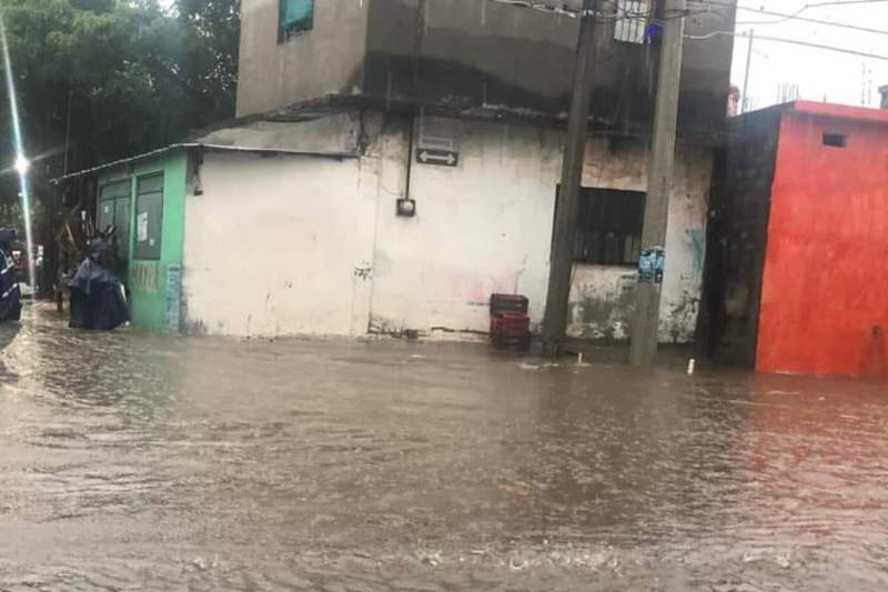 Continuarán lluvias, tormentas y actividad eléctrica por onda tropical 11