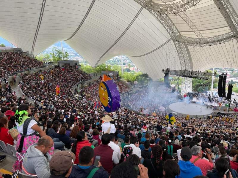 En completa calma da inicio la Octava de la Guelaguetza