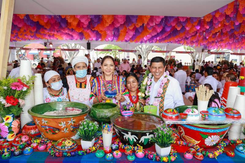 Gastronomía oaxaqueña, motivo de orgullo que se comparte en la Guelaguetza: Salomón Jara