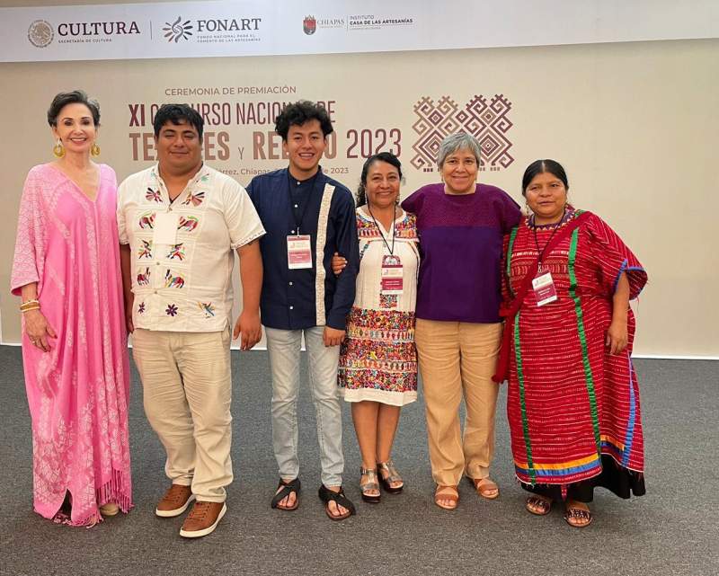 Logra Oaxaca premios en el XI Concurso Nacional de Textiles y Rebozo 2023