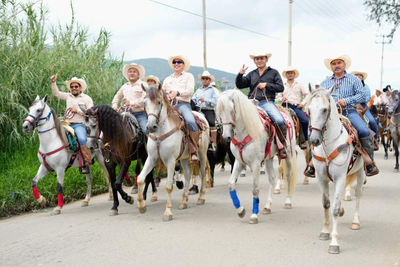 Más mil jinetes participan en la Sexta Cabalgata de la Guelaguetza 2023