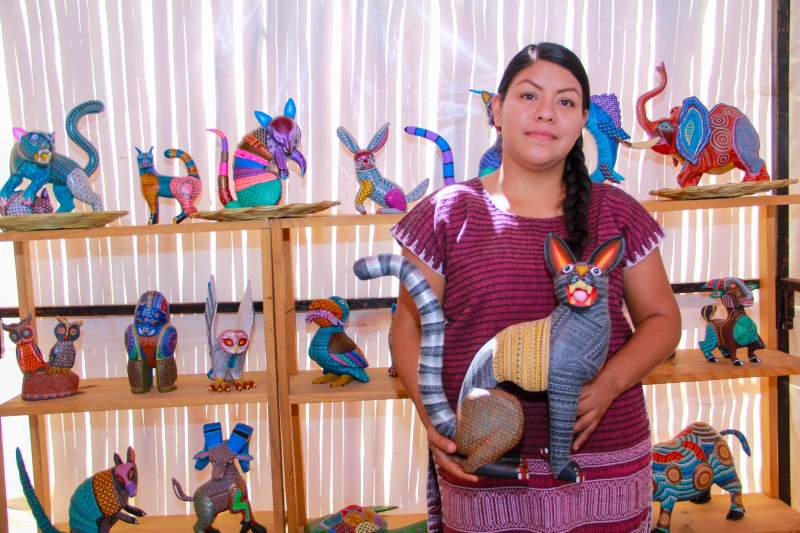 Música, danza y colorido se viven en la Expo Feria Artesanal de Alebrijes de San Antonio Arrazola 2023