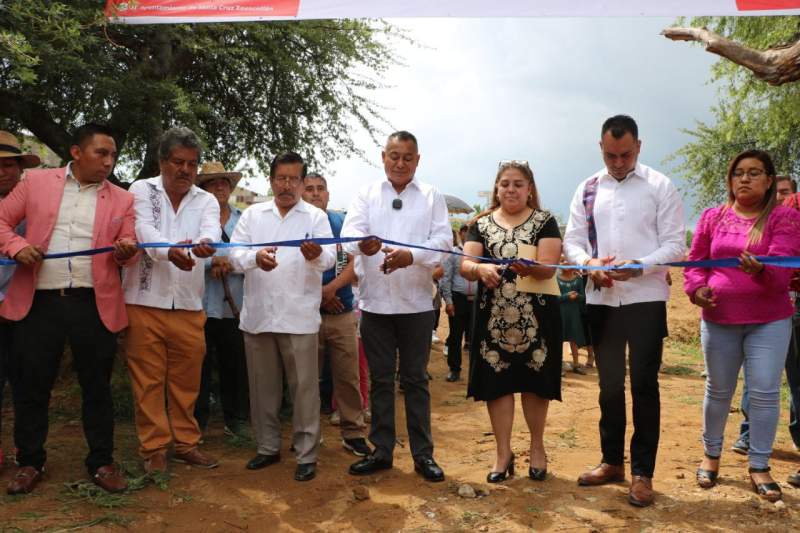 Por primera vez, Xoxo inscribe nombre de edil en nomenclatura