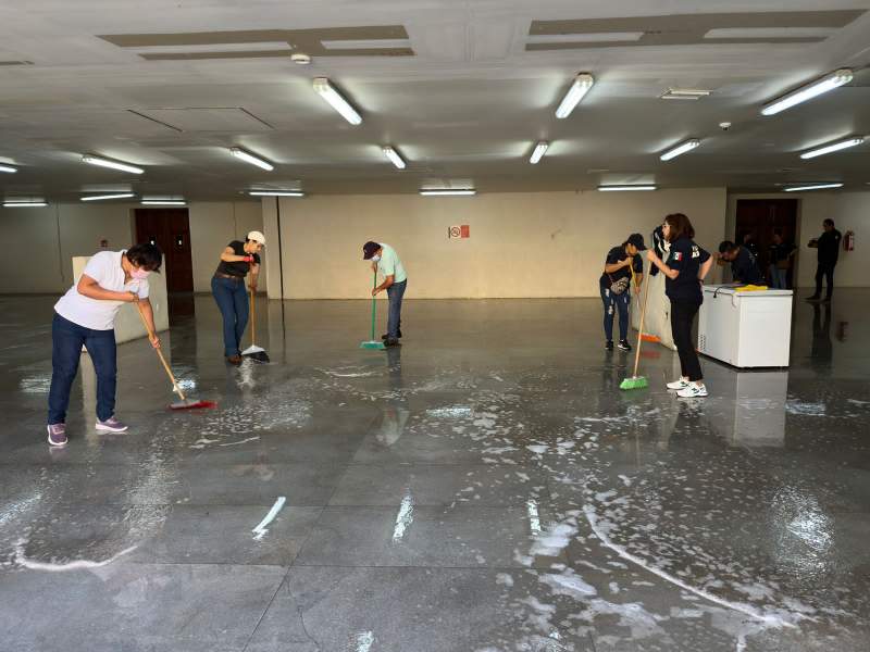 Previo a festividades de la Guelaguetza 2023 realizan tequio en el CCCO
