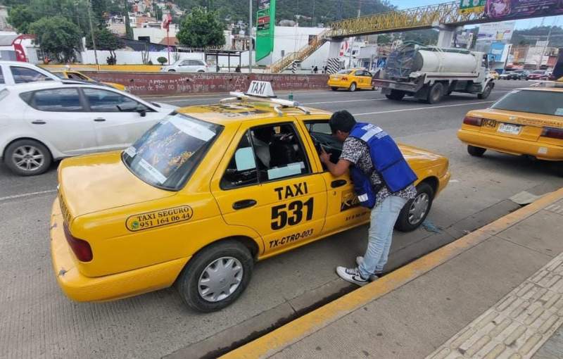 Realiza Semovi operativos para supervisar el servicio de taxis