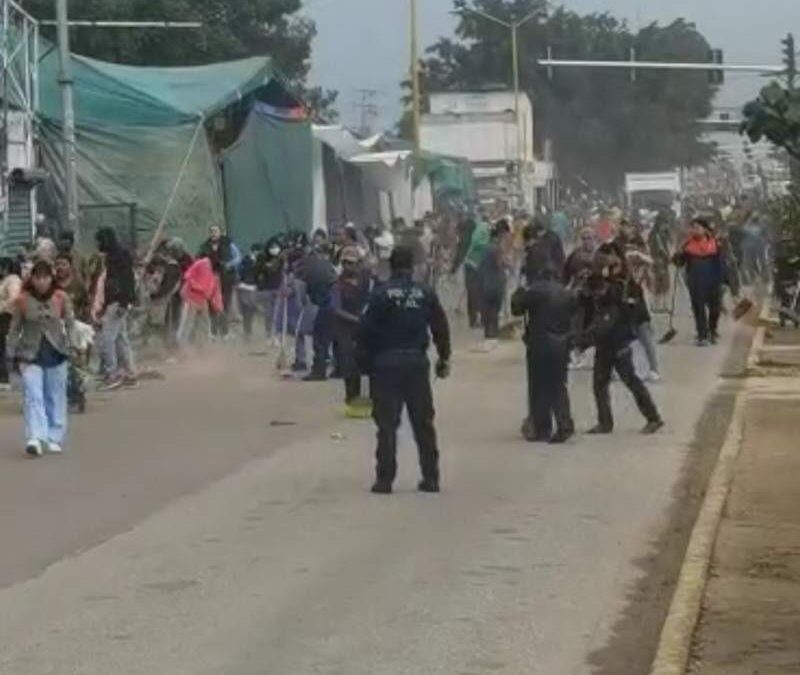 Realizan tequio en el Mercado de Abasto de cara a la Guelaguetza
