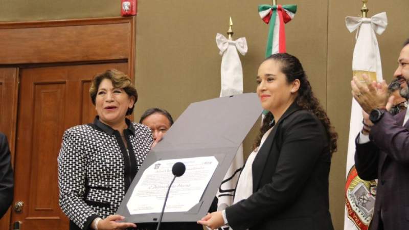 Recibe Delfina Gómez constancia de mayoría, ya es gobernadora electa