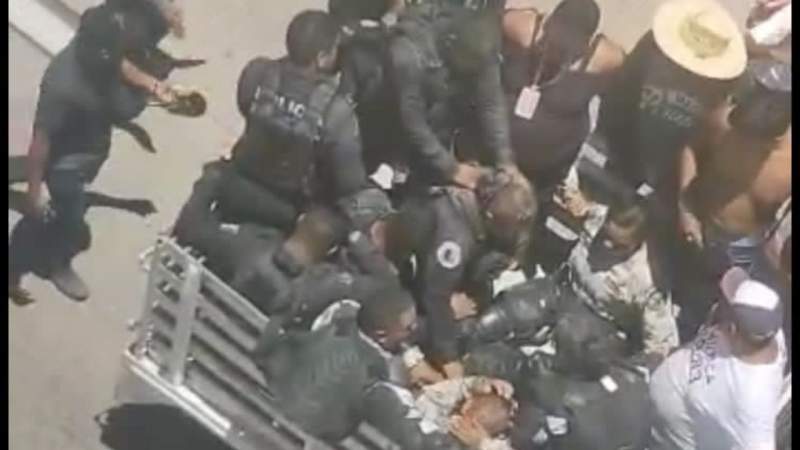 Retienen a 13 elementos de seguridad tras violenta protesta en Chilpancingo