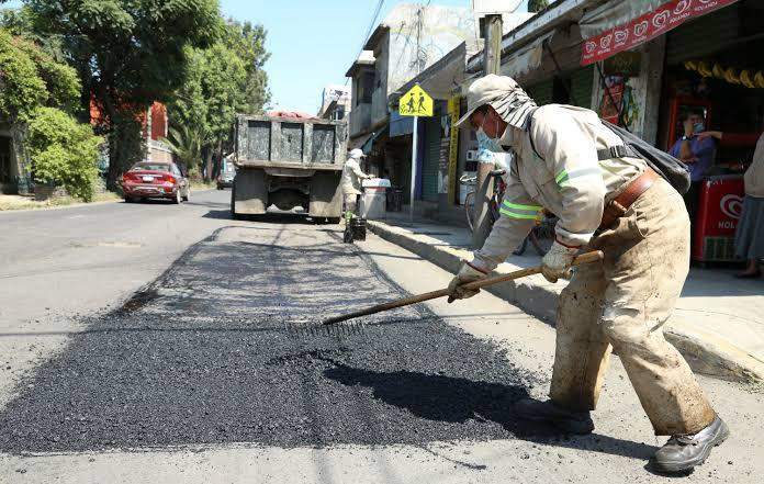 Se atienen baches en la Ciudad de Oaxaca