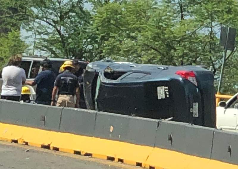 Una persona lesionada, fue el saldo de una volcadura en el Cerro del Fortín.
