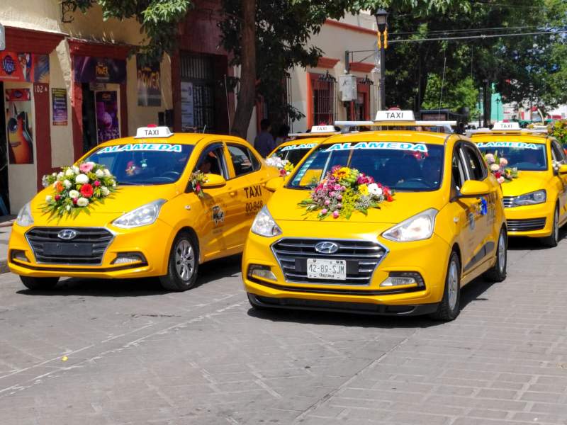 Celebran taxistas oaxaqueños su día