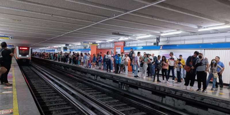Identifican al joven que arrojó a Celia a las vías del Metro Hidalgo; habría dejado un mensaje de despedida a su familia