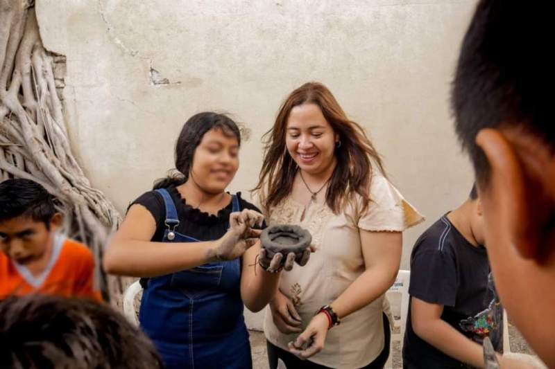 Inaugura Consuelo Montero taller de verano «Sembrando Esperanza» en Juchitán