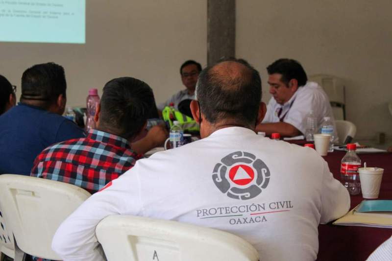 Monitorean municipios tras paso de la onda tropical número 21 en Oaxaca
