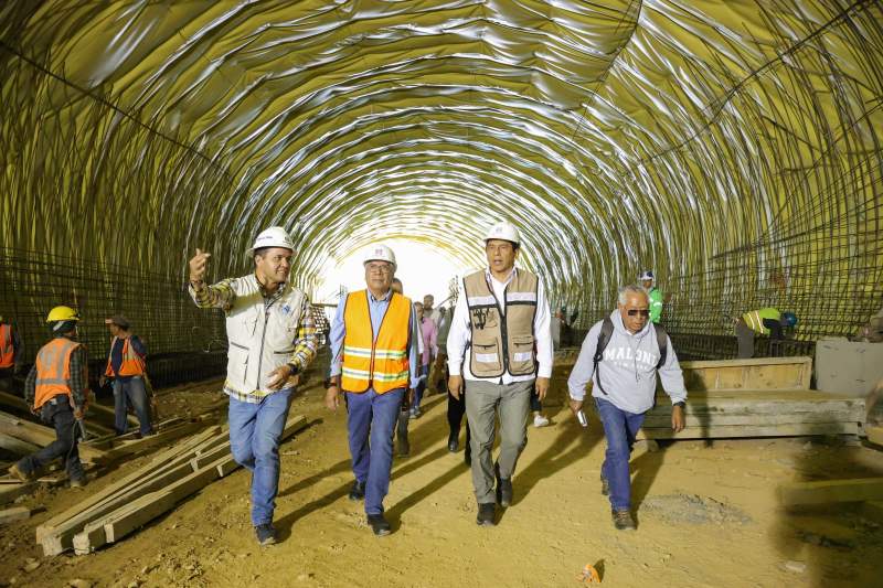 Refrenda Salomón Jara Cruz su compromiso para concluir la autopista Oaxaca-Costa